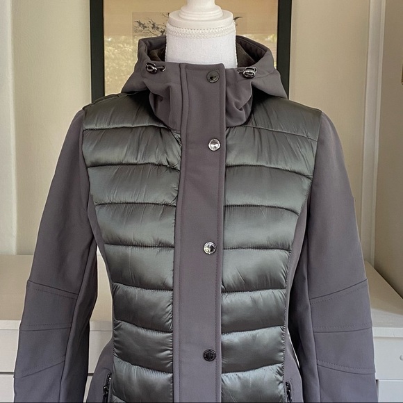 BCBGENERATION Water-Resistant Hooded Softshell Long Puffer Jacket - Picture 4 of 16